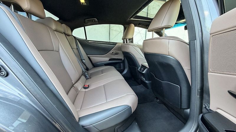 Lexus ES 300h 300H 2,5 HEV BUSINESS EDITION - fotka 20 z 25