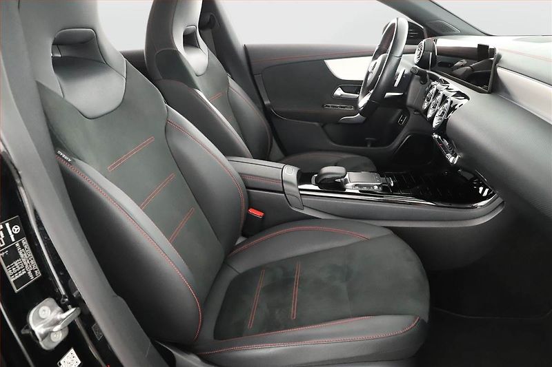 Mercedes-Benz CLA (2023) AMG Paket 250 e - fotka 7 z 29