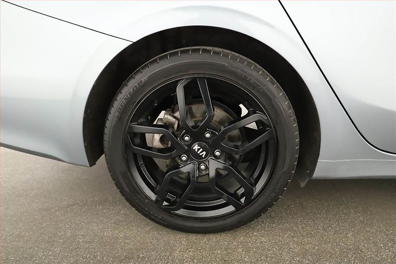 Kia Ceed (2022) 1.5 T-GDI, ČR,1.maj - fotka 14 z 14