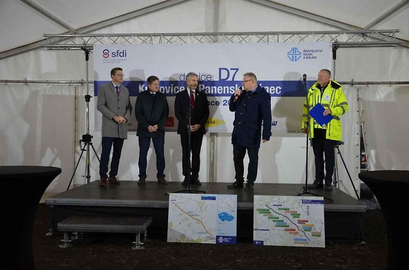 Slavnostní zahájení stavby dalšího úseku dálnice D7 se konalo v pátek 6. prosince v Třebízi.