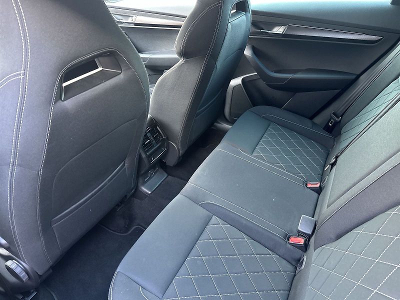 Škoda Karoq (2025) 2.0 TDI 4x4 DSG Sportline - fotka 8 z 33