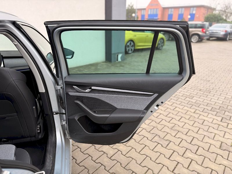 Škoda Octavia (2024) COMBI TOP SELECTION 2,0 TDI 11 - fotka 15 z 33