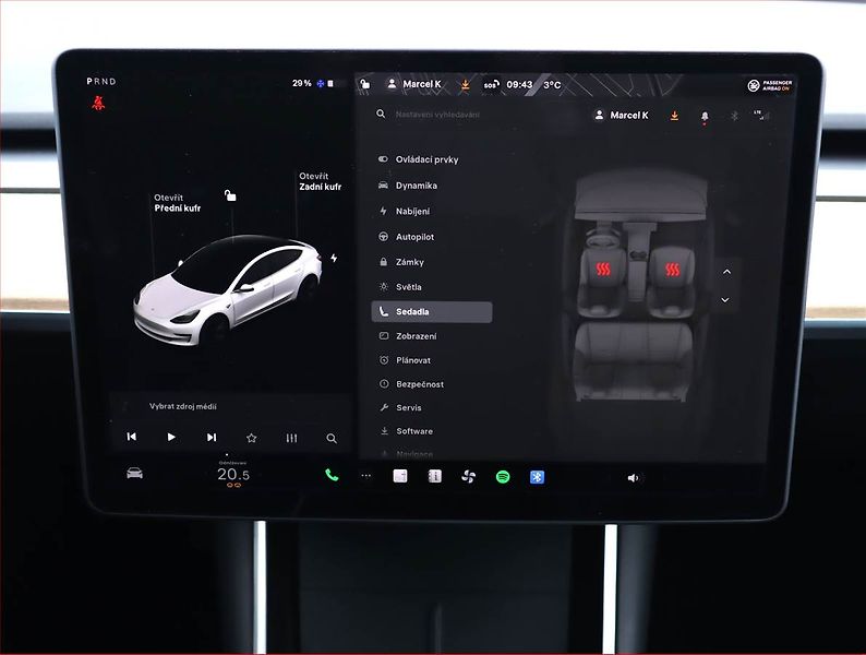 Tesla Model 3 (2020) Std Range Plus 52kWh, SoH 83% - fotka 20 z 24
