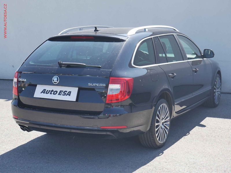 Škoda Superb (2014) 2.0TDi, Kůže, navi - fotka 4 z 14