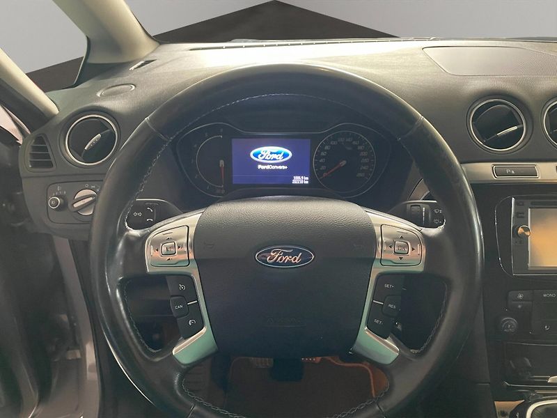 Ford S-MAX (2012) Titanium 2.0 TDCi 103kW 7míst - fotka 11 z 17