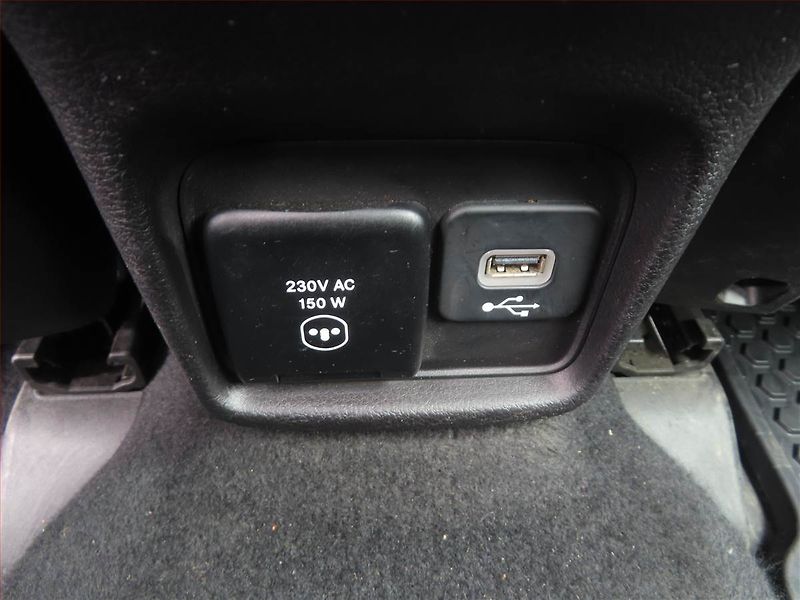 Jeep Compass (2021) 1.3 T-GDI, Automat, Serv.kniha - fotka 21 z 21