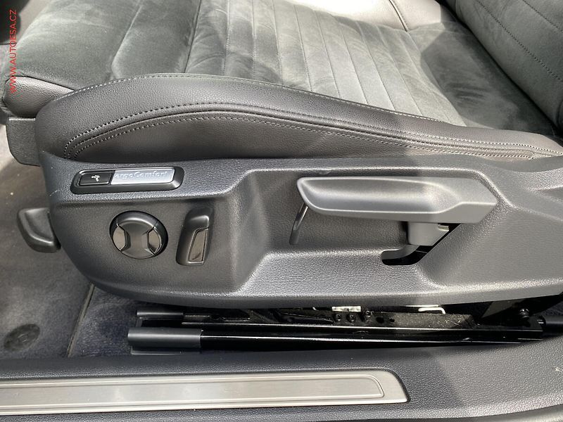Volkswagen Passat (2015) 1.4 TSi, Highline, LED, navi - fotka 15 z 17