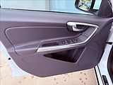 Volvo V60 2,0 D2 ZÁRUKA MOMENTUM CZ - náhled 15