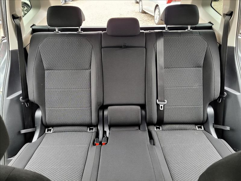 Volkswagen Tiguan Allspace 1,5 Tsi,dsg,navi,klima,výhřev - fotka 39 z 48