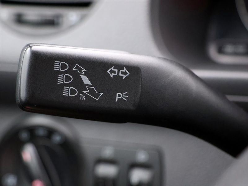 Volkswagen Caddy 2,0 TDI 4x4 Klima 5-Míst CZ - fotka 19 z 30