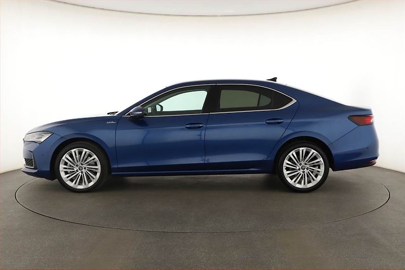 Škoda Superb (2025) 2.0 TSI, LAURIN&KLEMENT, DPH - fotka 3 z 20