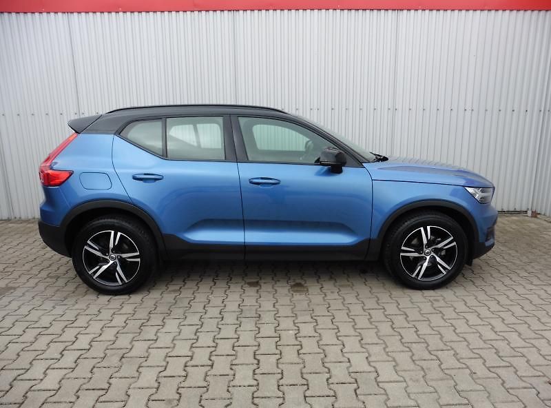 Volvo XC40 1,5 T3 R-Design 120kW A/T, nov - fotka 5 z 19