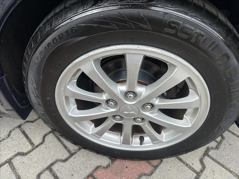 Mitsubishi Lancer 1,6 1.majitel - fotka 20 z 22