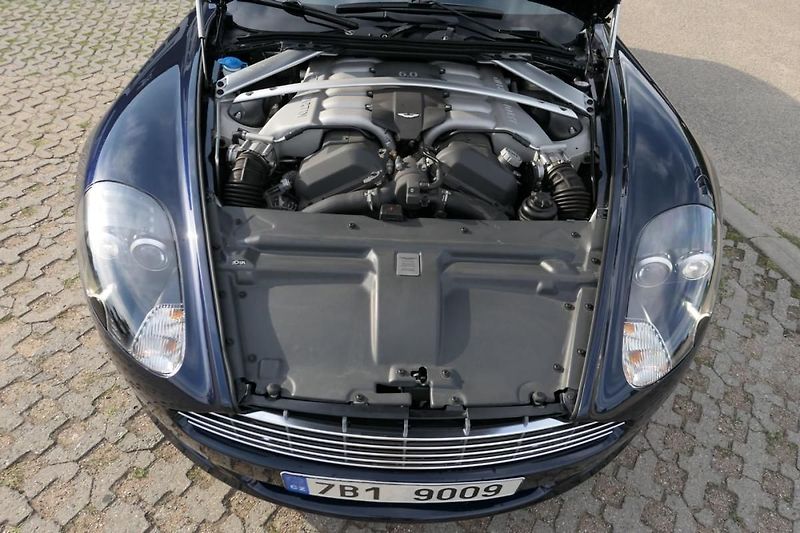 Aston Martin DB9 6,0i top stav - fotka 17 z 24