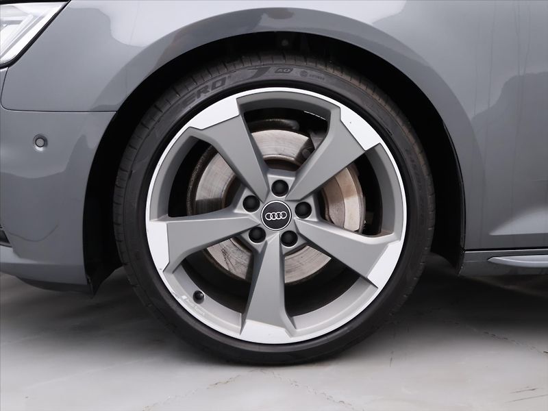 Audi A4 3,0 TDI 200kW quattro Navi - fotka 29 z 36