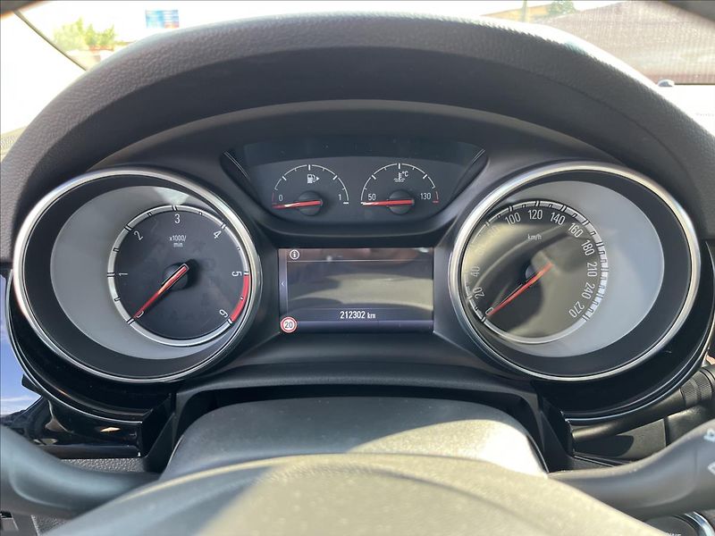 Opel Astra 1,6 CDTi + KLIMA NAVI SERVIS - fotka 27 z 42