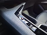Peugeot 3008 ALLURE HYBRID 145k e-DCS6 - náhled 28