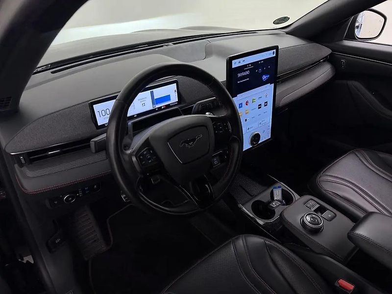 Ford Mustang Mach-E Extended RWD 98 kWh DPH TZ - fotka 3 z 9