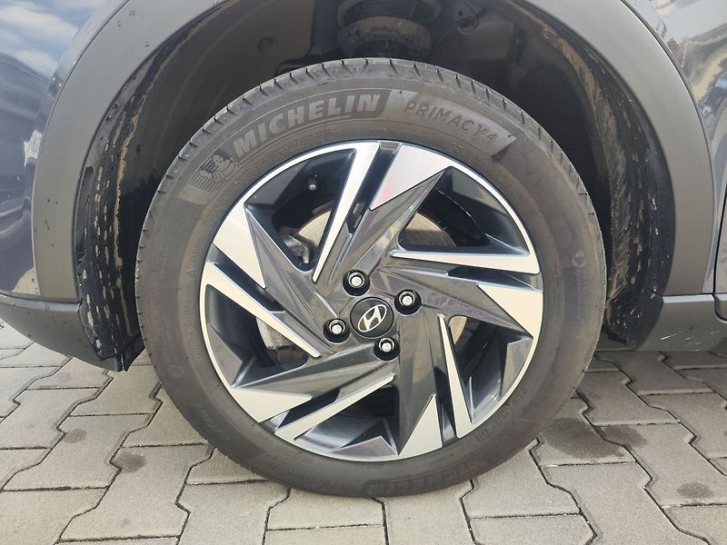 Hyundai Bayon 1.0 T-GDI/74kW DCT Smart Clima - fotka 25 z 26