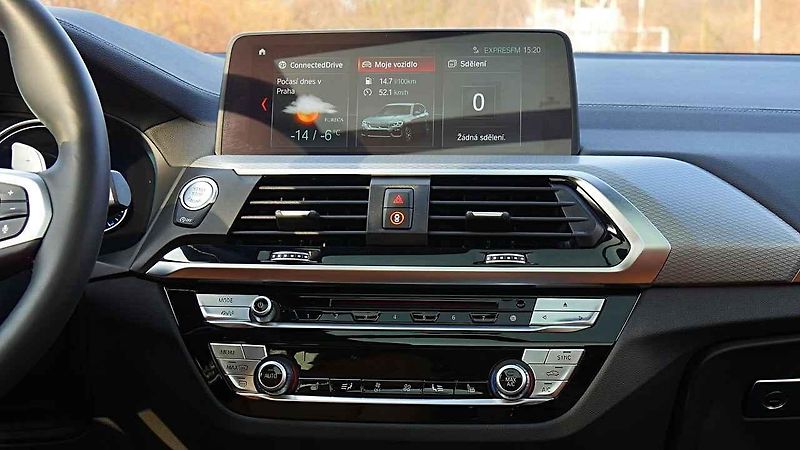 BMW X3 M40i.