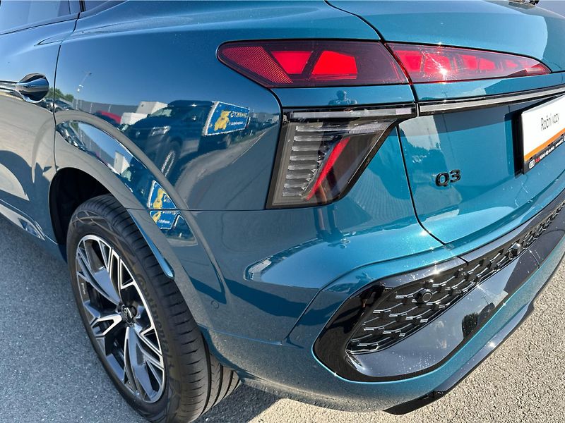 Audi Q3 SB S line TFSI 195 kW quattro - fotka 20 z 23
