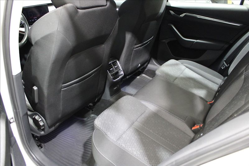 Škoda Octavia 2,0 TDI DSG style 1.majitel CZ - fotka 13 z 32
