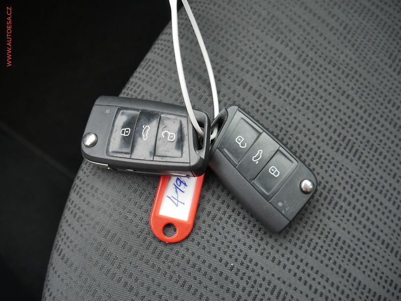 Škoda Octavia (2019) 1.6 TDi, ČR, DSG, LED, autoAC - fotka 25 z 26