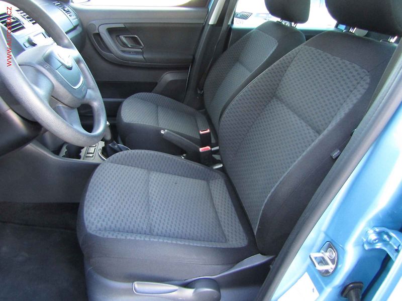 Škoda Roomster (2011) 1.2 TSi, Ambition - fotka 9 z 18