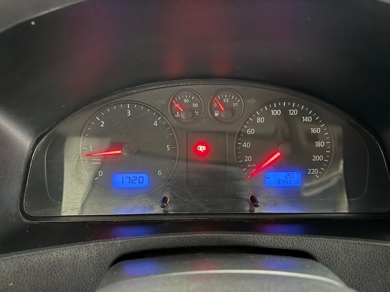 Volkswagen Transporter (2005) 4X4, KLIMA, TAŽNÝ, 9-MÍST - fotka 11 z 13