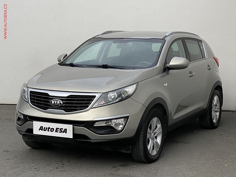 Kia Sportage (2014) 1.7 CRDi, AC, navi, kamera - fotka 3 z 18