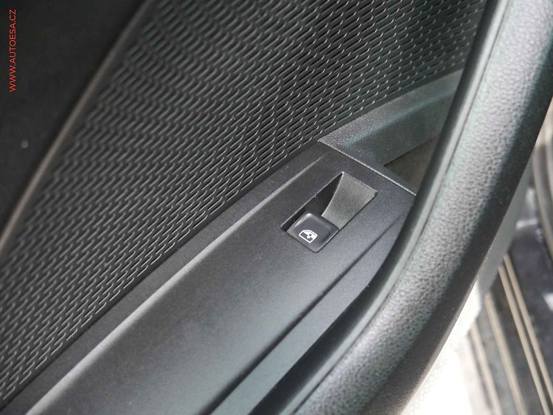 Škoda Octavia (2020) 1.5 TSi, Ambition, LED, navi - fotka 12 z 19