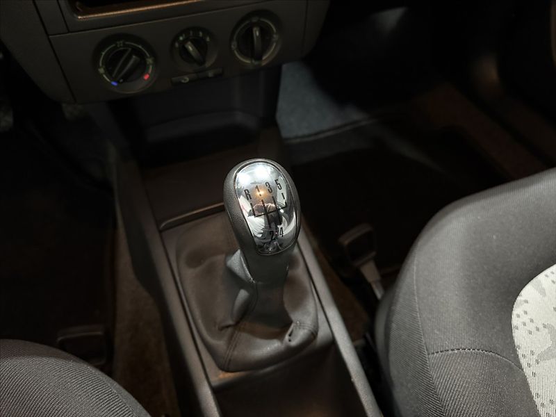 Škoda Fabia 1,2   i KLIMA PĚKNÝ STAV STK - fotka 12 z 20