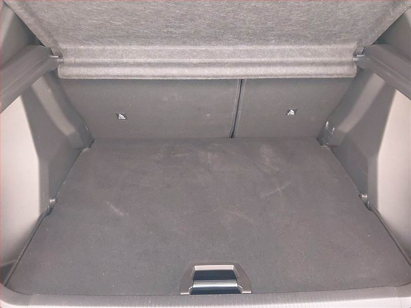 Peugeot 2008 (2020) 1.2 PureTech, Automat - fotka 14 z 21