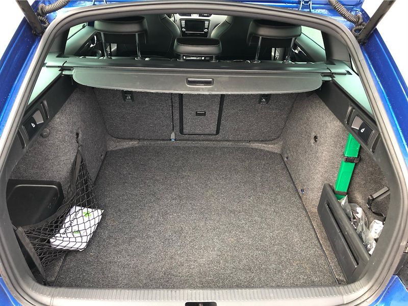 Škoda Octavia Combi 2,0 TDI RS - fotka 13 z 30