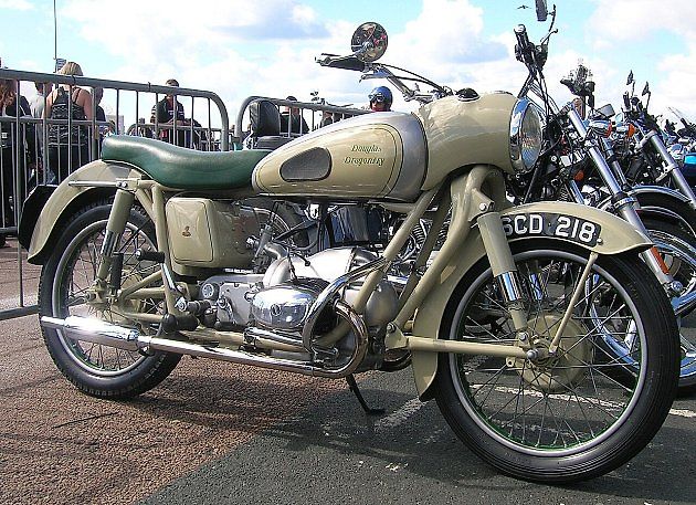 Douglas Dragonfly z roku 1950., zdroj: Wikimedia Commons, meriden.triumph, CC BY 2.0