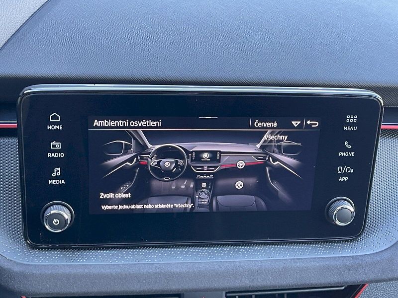 Škoda Scala (2024) 1.5 TSI 110kW DSG Drive Select - fotka 17 z 32