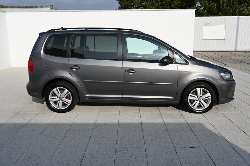 Volkswagen Touran 2.0TDI 103KW Match 7Míst 11/12 - fotka 4 z 49