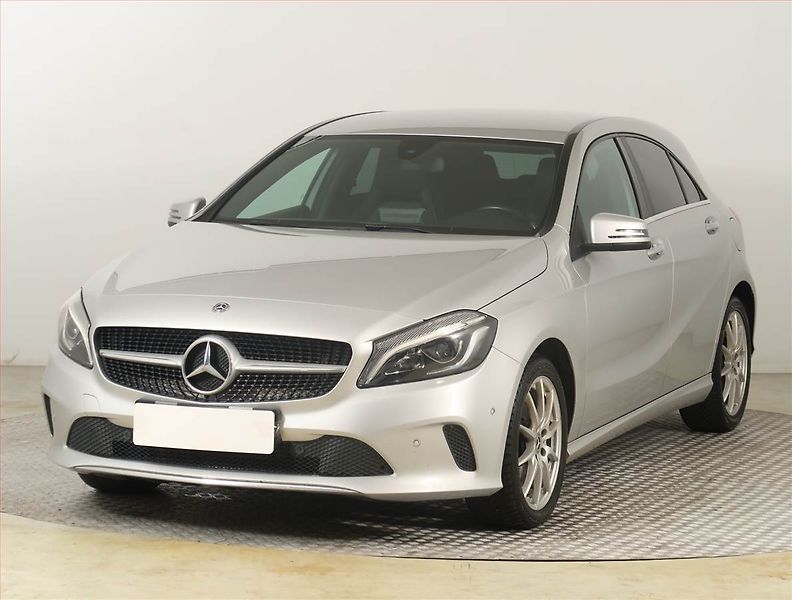 Mercedes-Benz Třídy A (2017) Classic A 180 d, Automat, Kůže - fotka 2 z 18