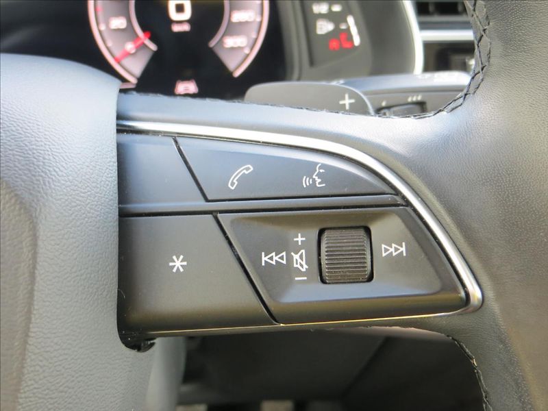 Audi Q8 3,0 TFSI quattro tiptronic 250 - fotka 25 z 29