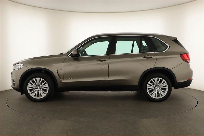 BMW X5 (2016) xDrive30d - fotka 3 z 20