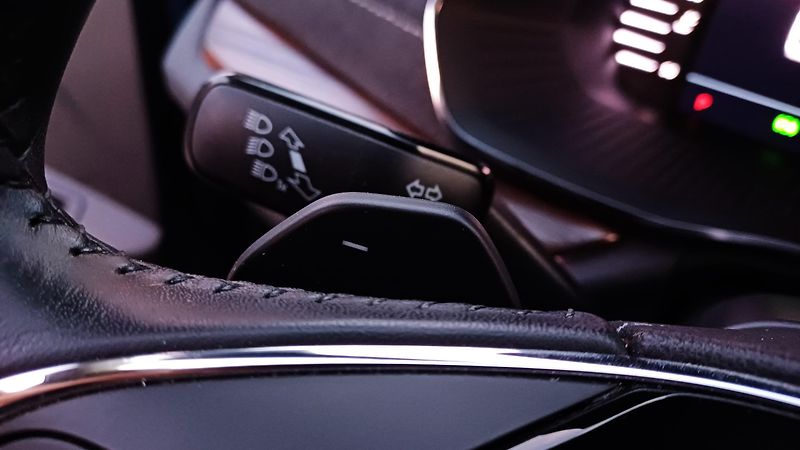 Škoda Octavia SCOUT TSI 4x4-WEBA-PANO-HUD-TZ - fotka 28 z 50