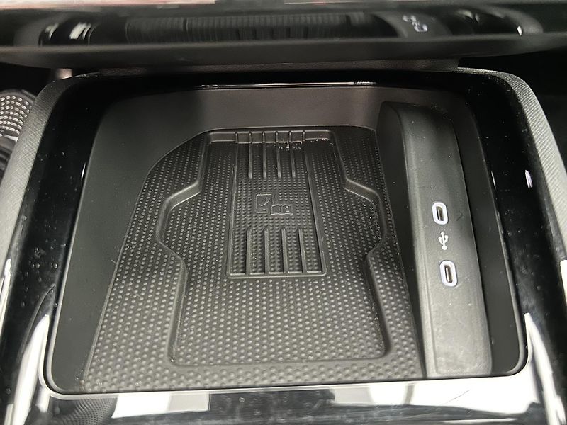 Škoda Kamiq 1.0 TSI Monte Carlo - fotka 21 z 30