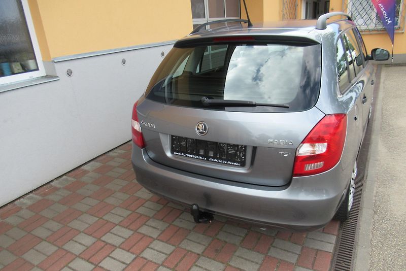Škoda Fabia 1.2 TSi KLIMA TAŽNÉ - fotka 7 z 29