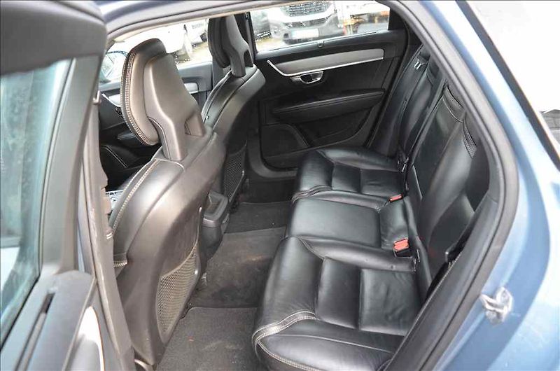 Volvo V90 (2017) CROSS COUNTRY D5 2,0 AWD - fotka 20 z 24