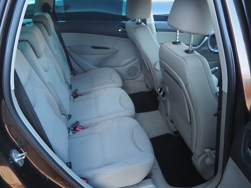 Peugeot 308 (2012) 2.0 HDi Panorama Automat - fotka 14 z 30