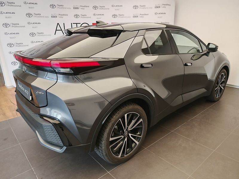 Toyota C-HR 2.0 Hybrid 4x2 Executive - fotka 4 z 48
