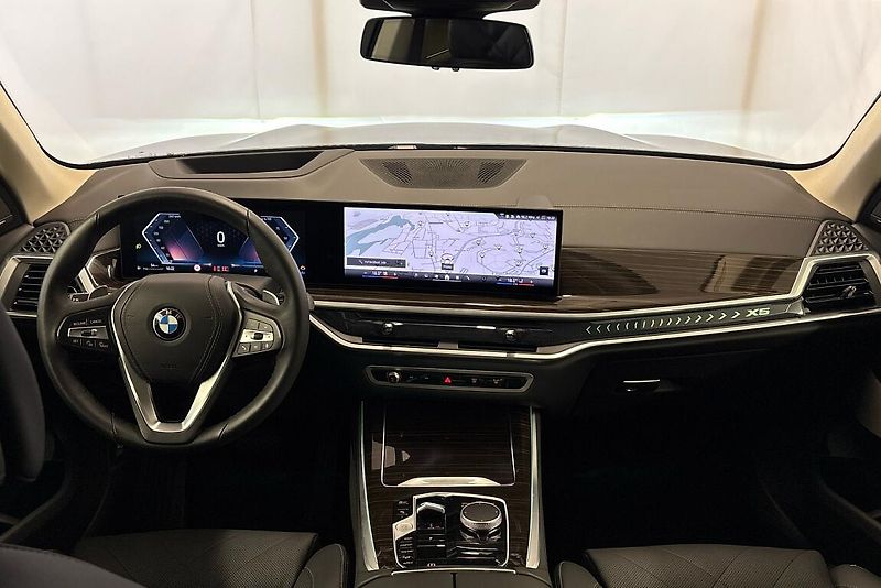 BMW X5 xDrive30d - fotka 9 z 14