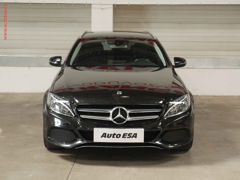Mercedes-Benz Třídy C (2018) 2.2CDi C220, 2.maj, AT, navi - fotka 2 z 22