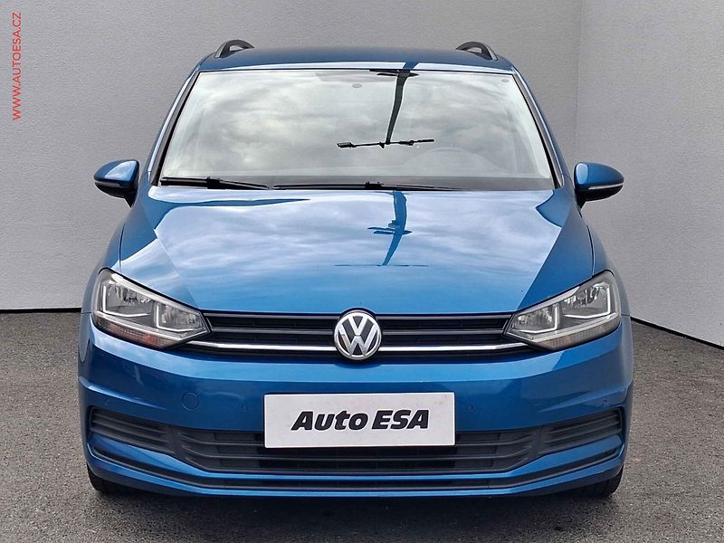 Volkswagen Touran (2016) 1.6TDi, Navi, AC - fotka 2 z 18