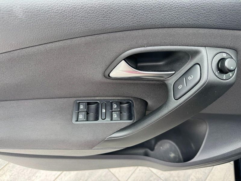 Volkswagen Polo (2011) Comfortline 1.2 TSI 66kW - fotka 29 z 32